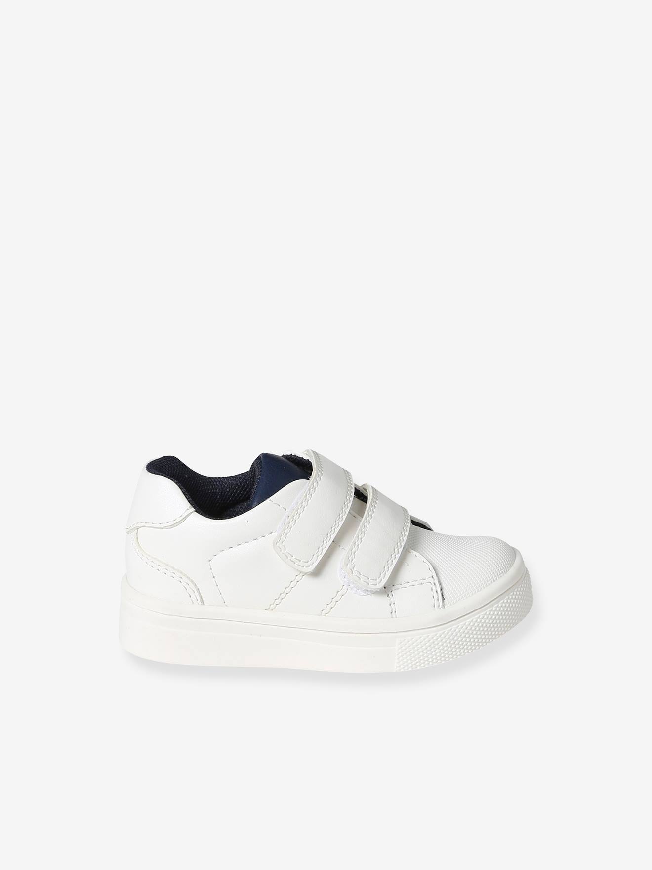 Tênis branco para bebê com fecho de velcro