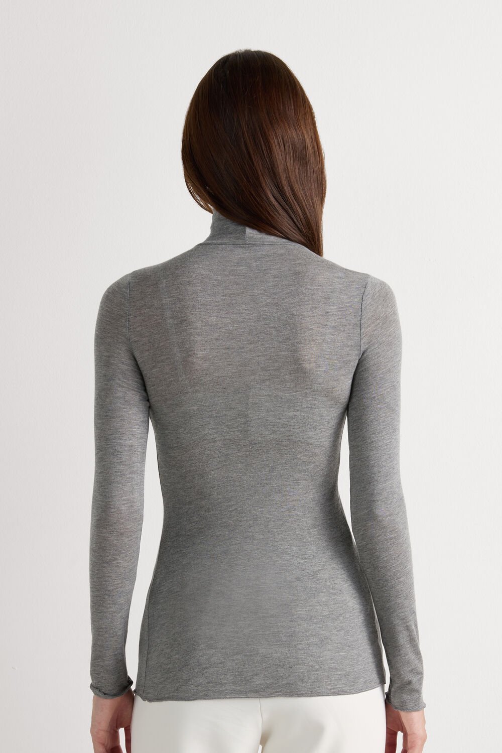 Blusa ultraleve de gola alta em modal e cashmere