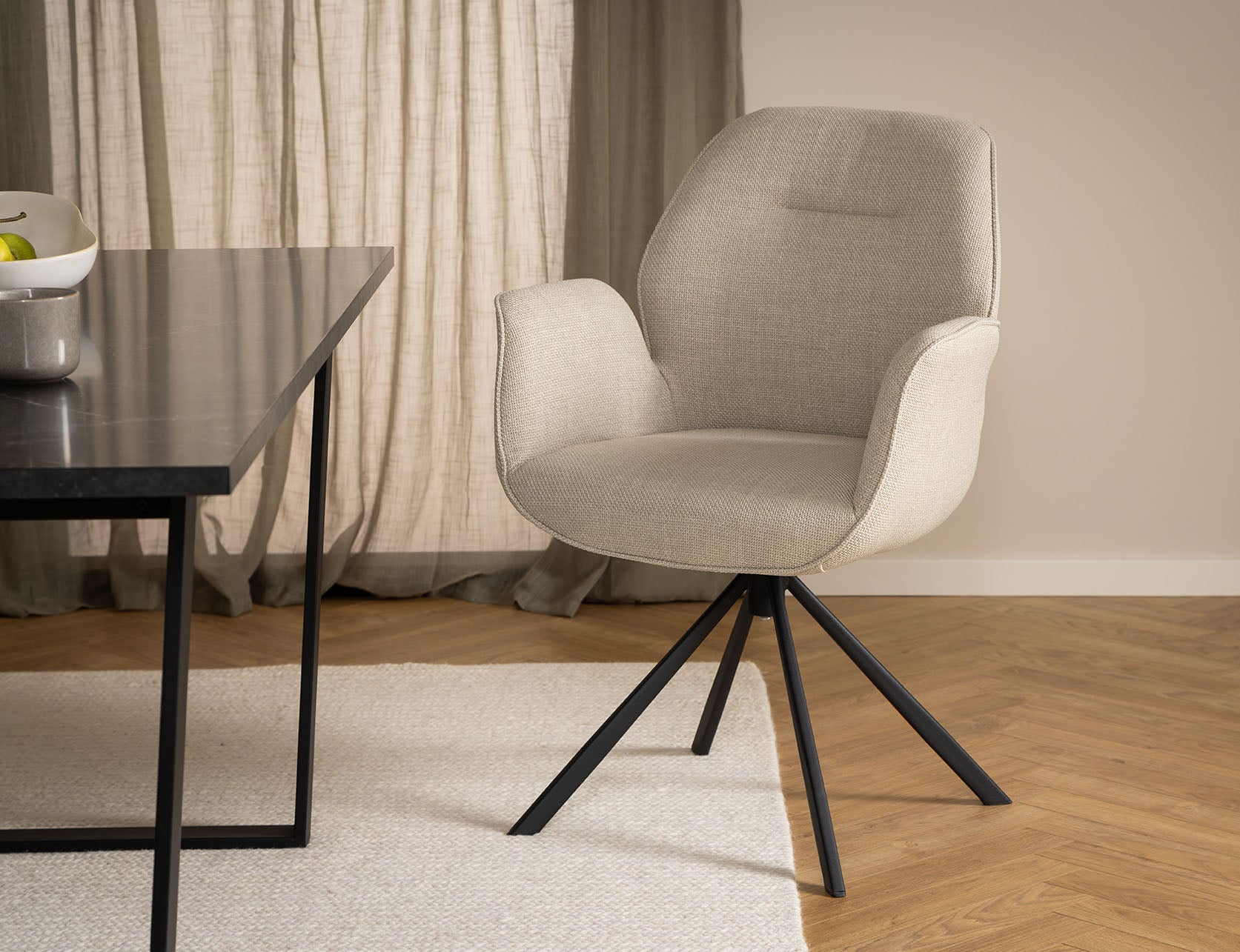 Arne Eetkamerstoel met Arm - Beige