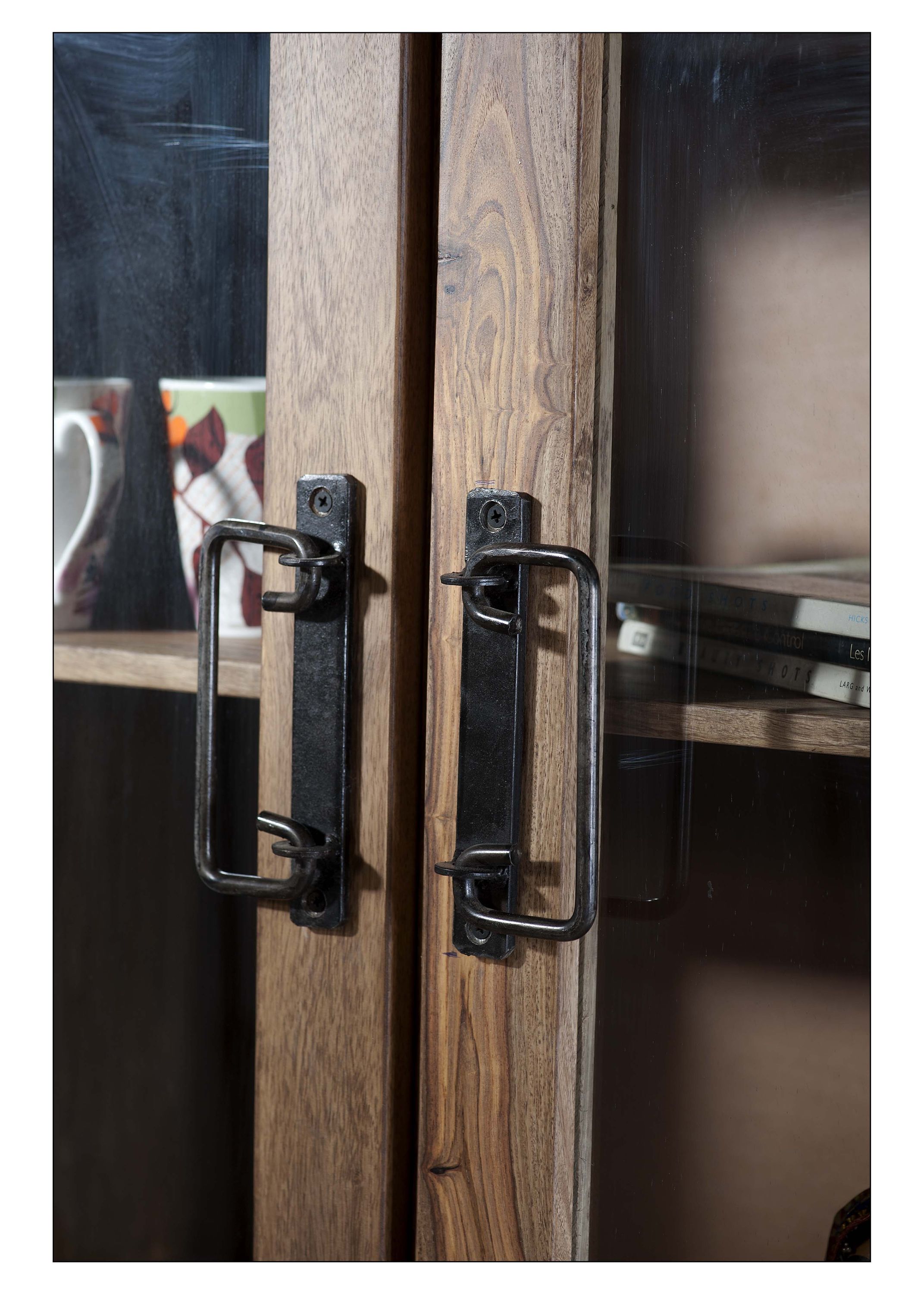 Vitrine Panama Akazie Wohnzimmerschrank Schrank Vitrinenschrank Anrichte