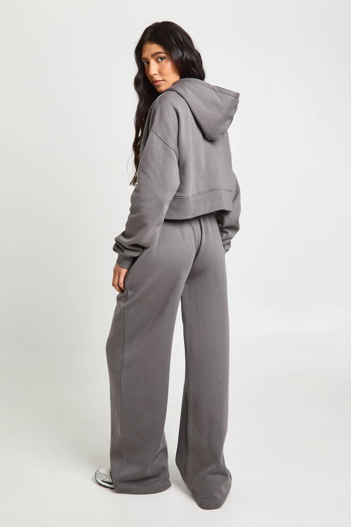 boohoo Ensemble de Jogging à Casynthétiqueche 3 Pièces avec Top Court à Ourlet Profond Tall