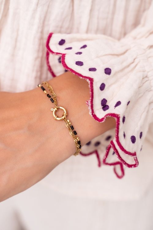 Driedubbele armband met zwarte kralen