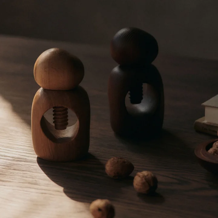 Ferm Living - Cairn Nussknacker, Esche dunkelbraun