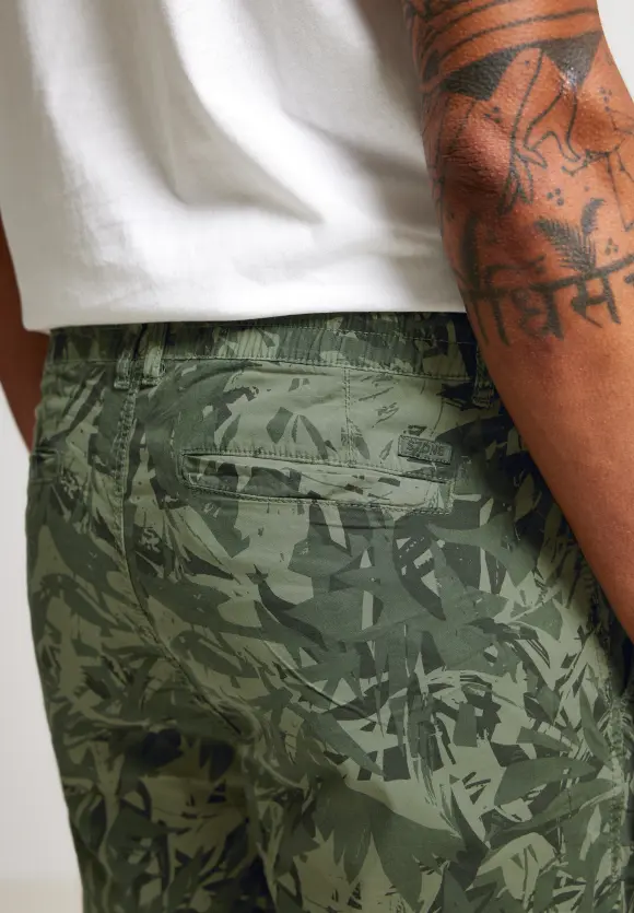 Relaxed Fit Print Shorts - oregano green