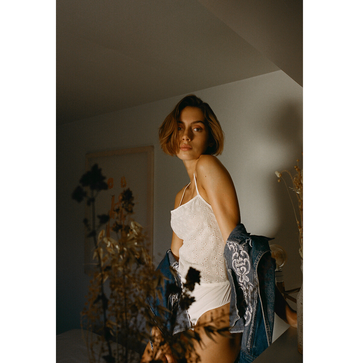 GAROTAS EM PARIS<br>Body de alças finas da Susan