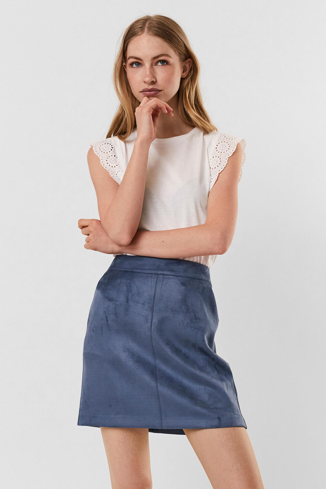 Blusa sem mangas com gola redonda - Branca