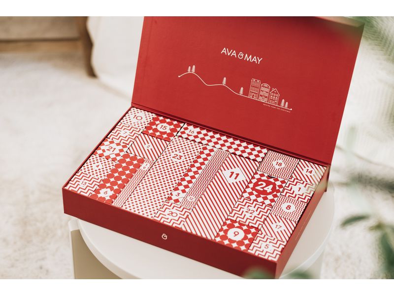 AVA & MAY Adventskalender Duftkerzen und Diffuser Adventskalender mit Mini-Produkten