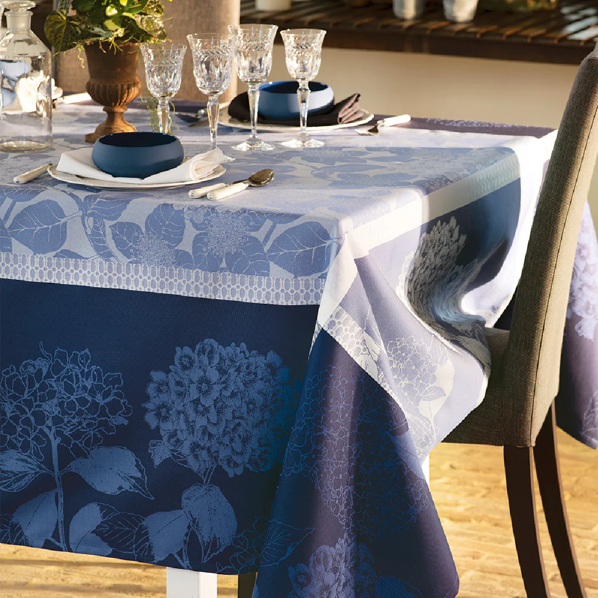 Nappe antitache déperlant pur coton bio bleu 175X305 Garnier Thiebaut