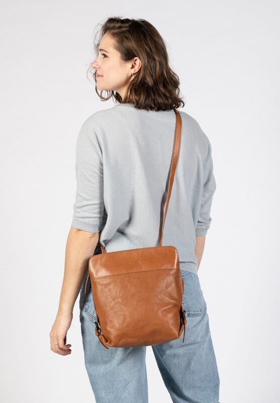 Aunts & Uncles Grandma's Luxury Club Backpack / Shoulderbag Mrs. Crumble Caramel