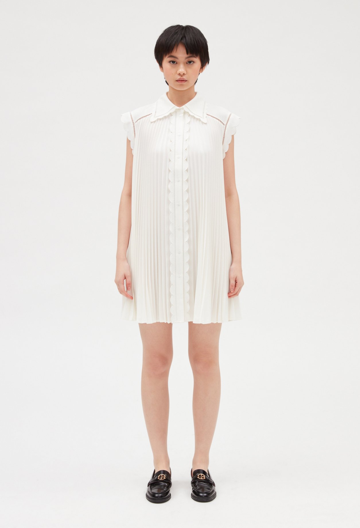 Robe courte plissee