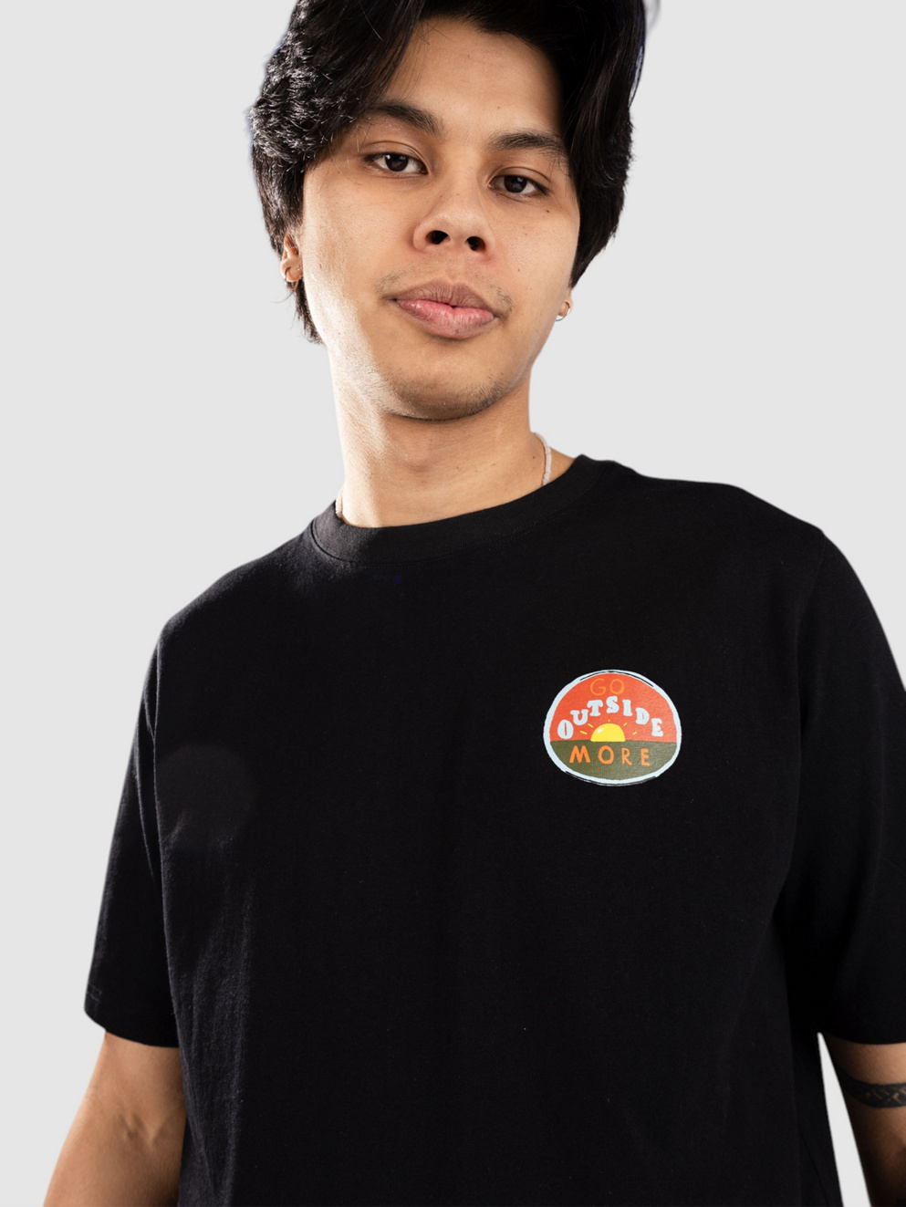 Anerkjendt Akkikki Go Outside More T-Shirt caviar