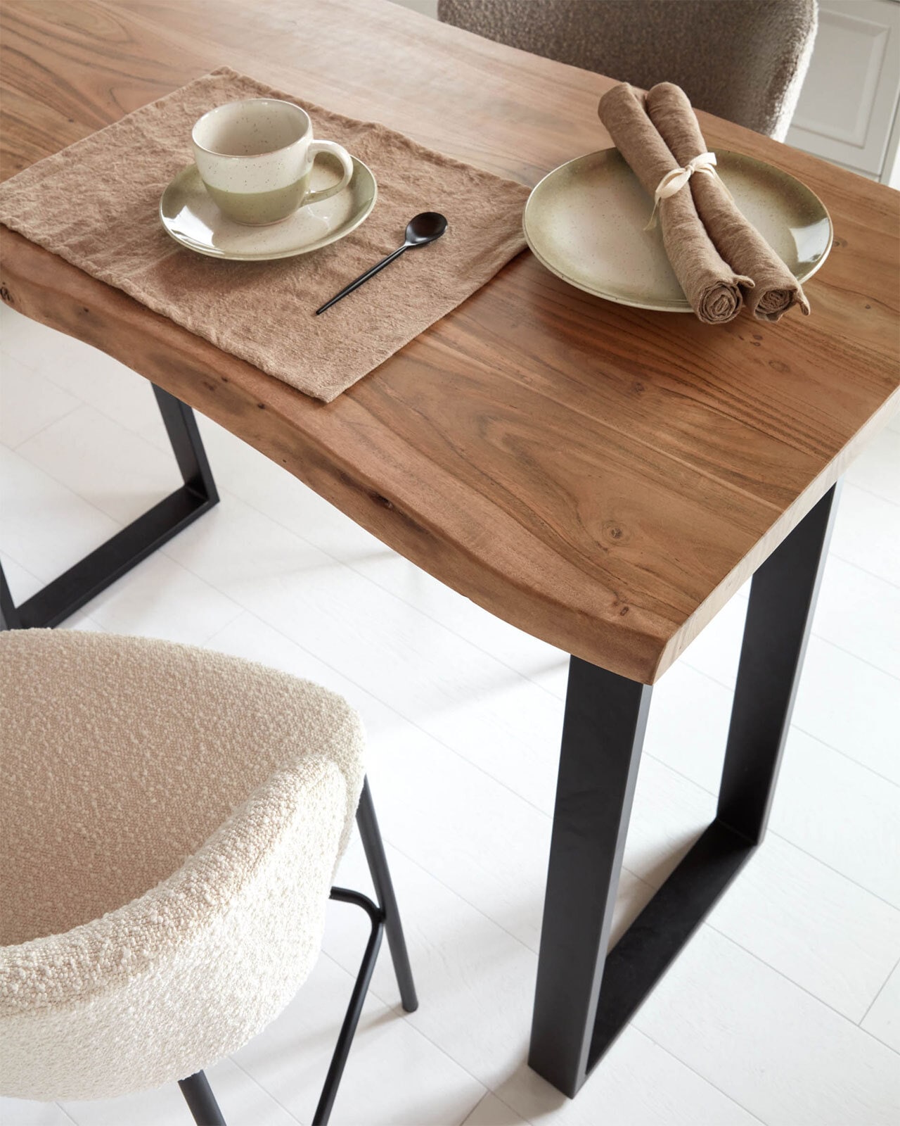 Kave Home Konsolentisch SONO 140 x 60 cm Akazie braun