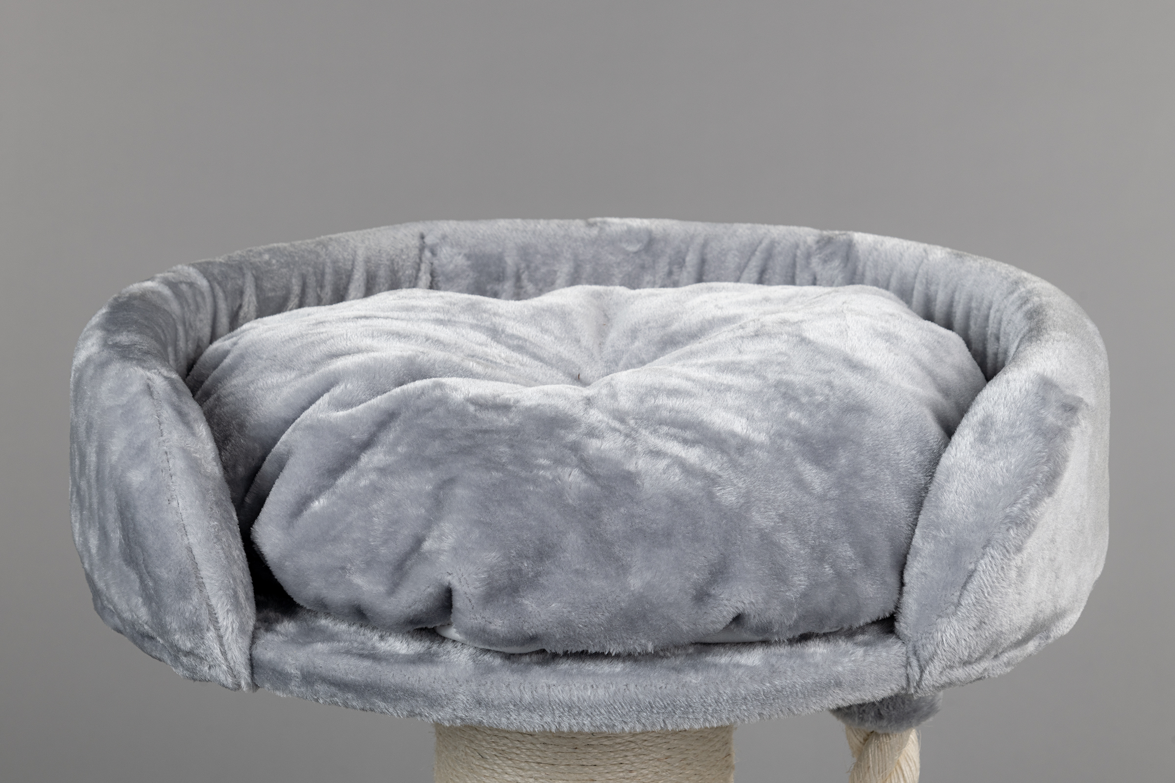 Arranhador para gatos Chartreux na cor cinza claro
