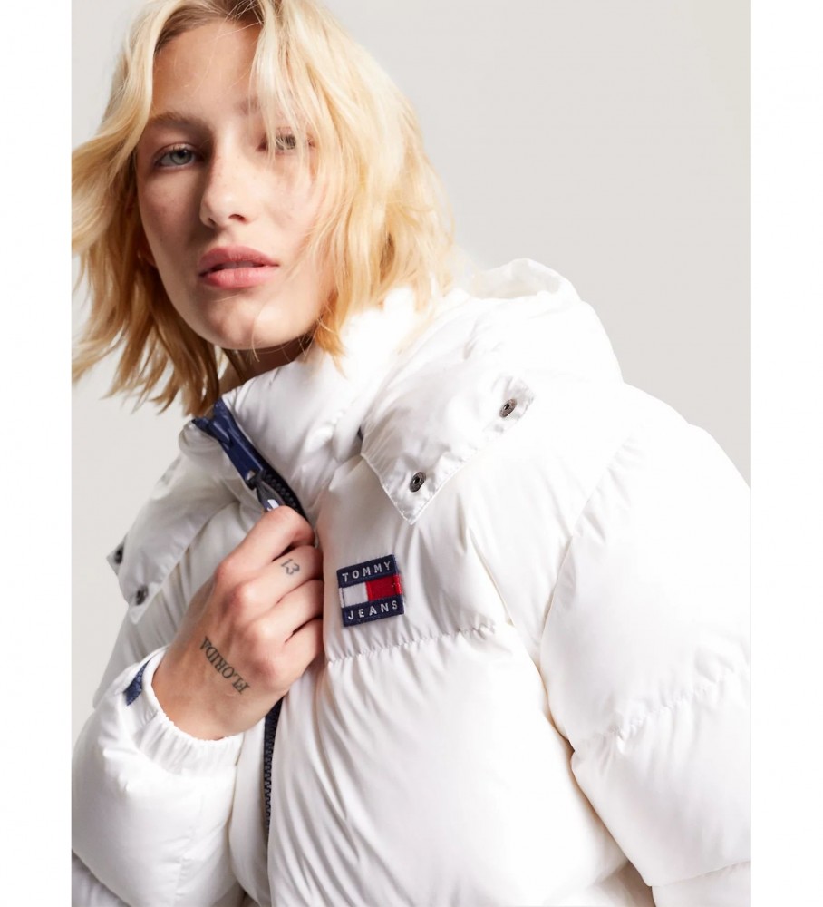 Jaqueta Tommy Jeans Alaska acolchoada com capuz, branca