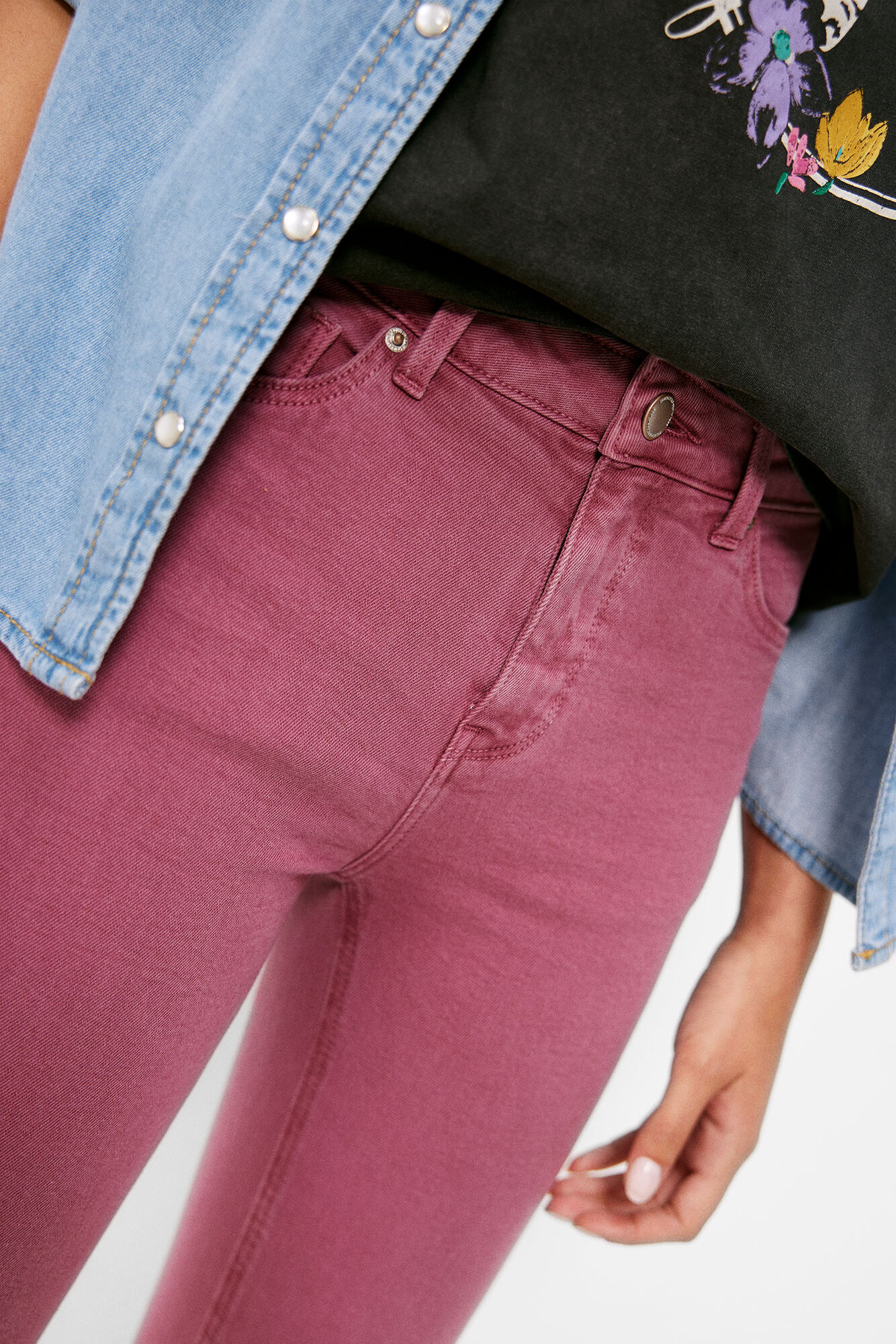Calça jeans cropped slim, lavagem sustentável