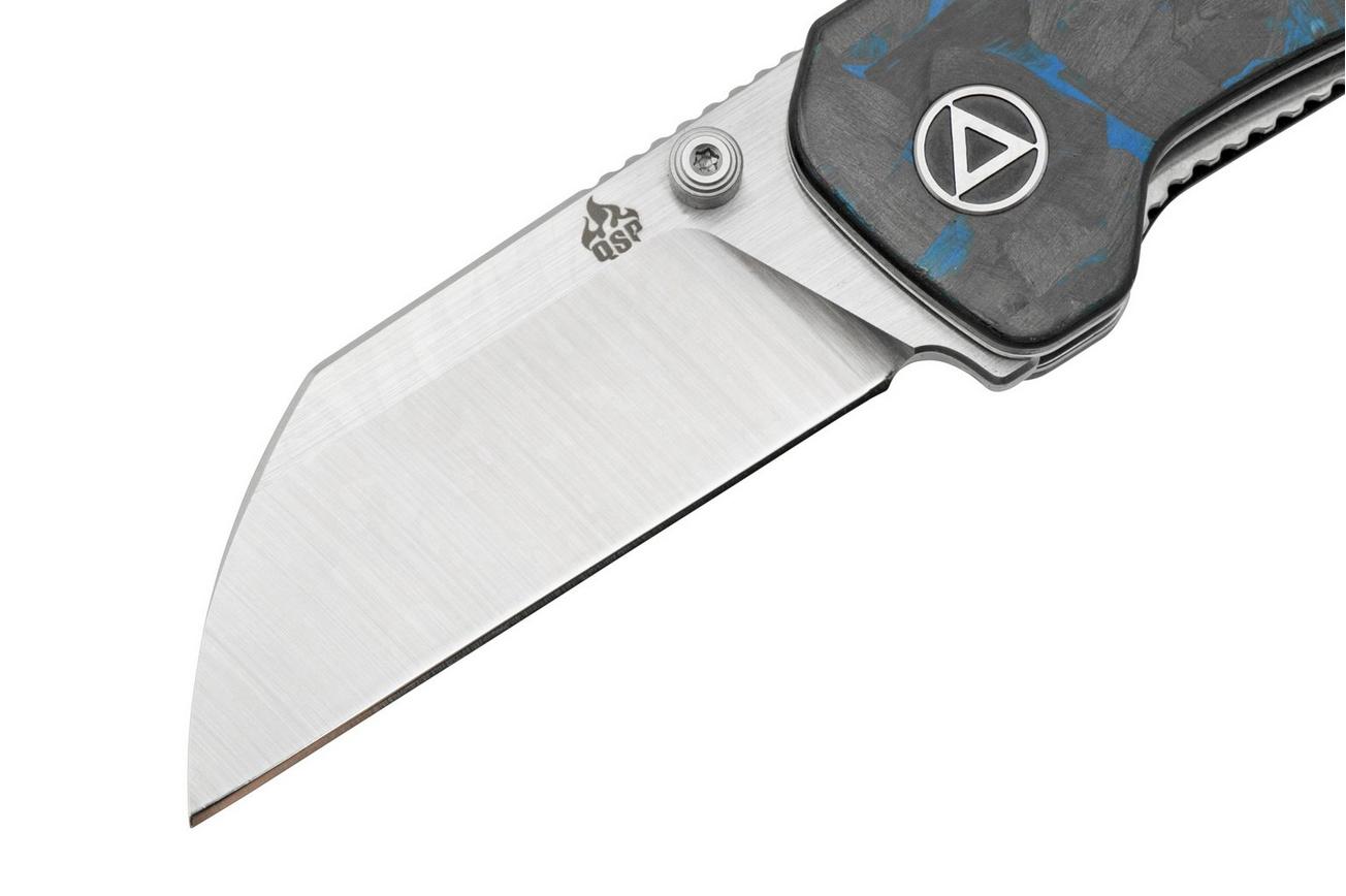 QSP Knife Penguin Mini QS130XS-D1, Satin 14C28N, Blue Shredded Carbonfiber zakmes