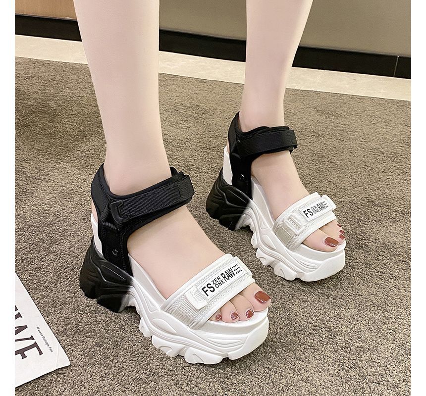 Sleeko - Platform Wedge Two Tone Sandalen