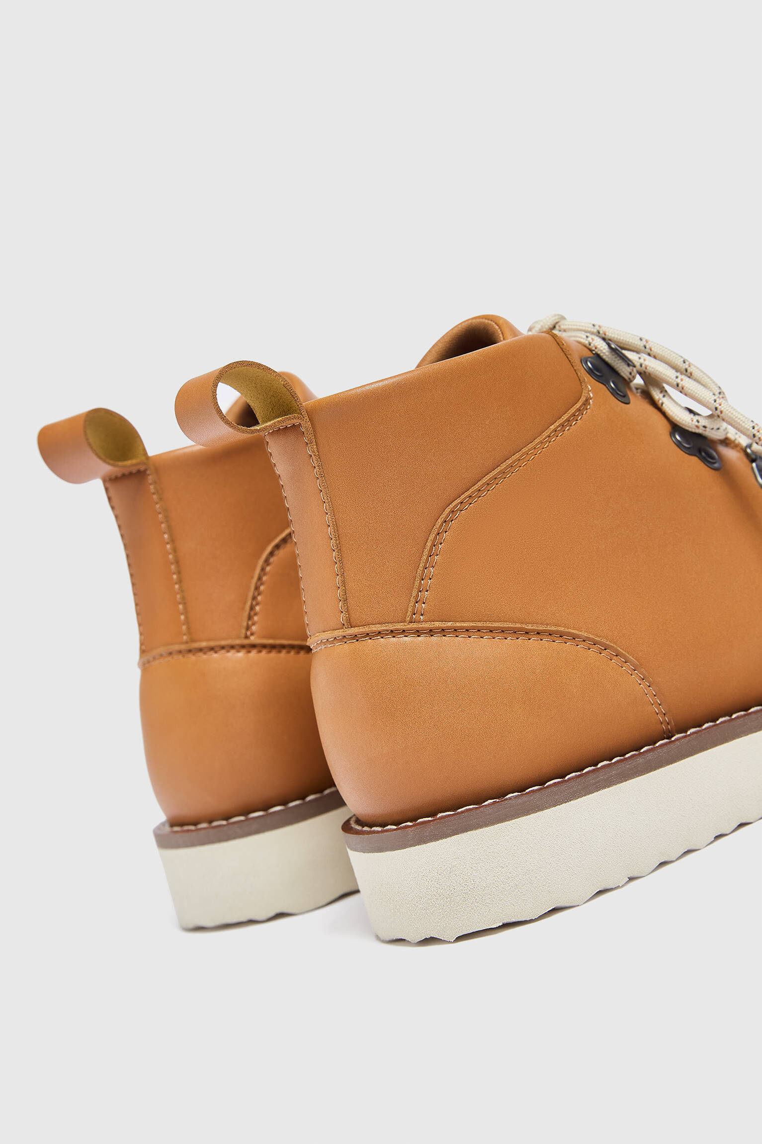 BOTA DE MONTANHA - MARROM