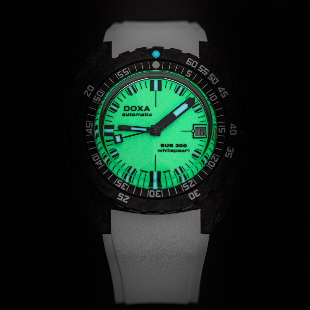 Doxa SUB 300 Carbon Whitepearl