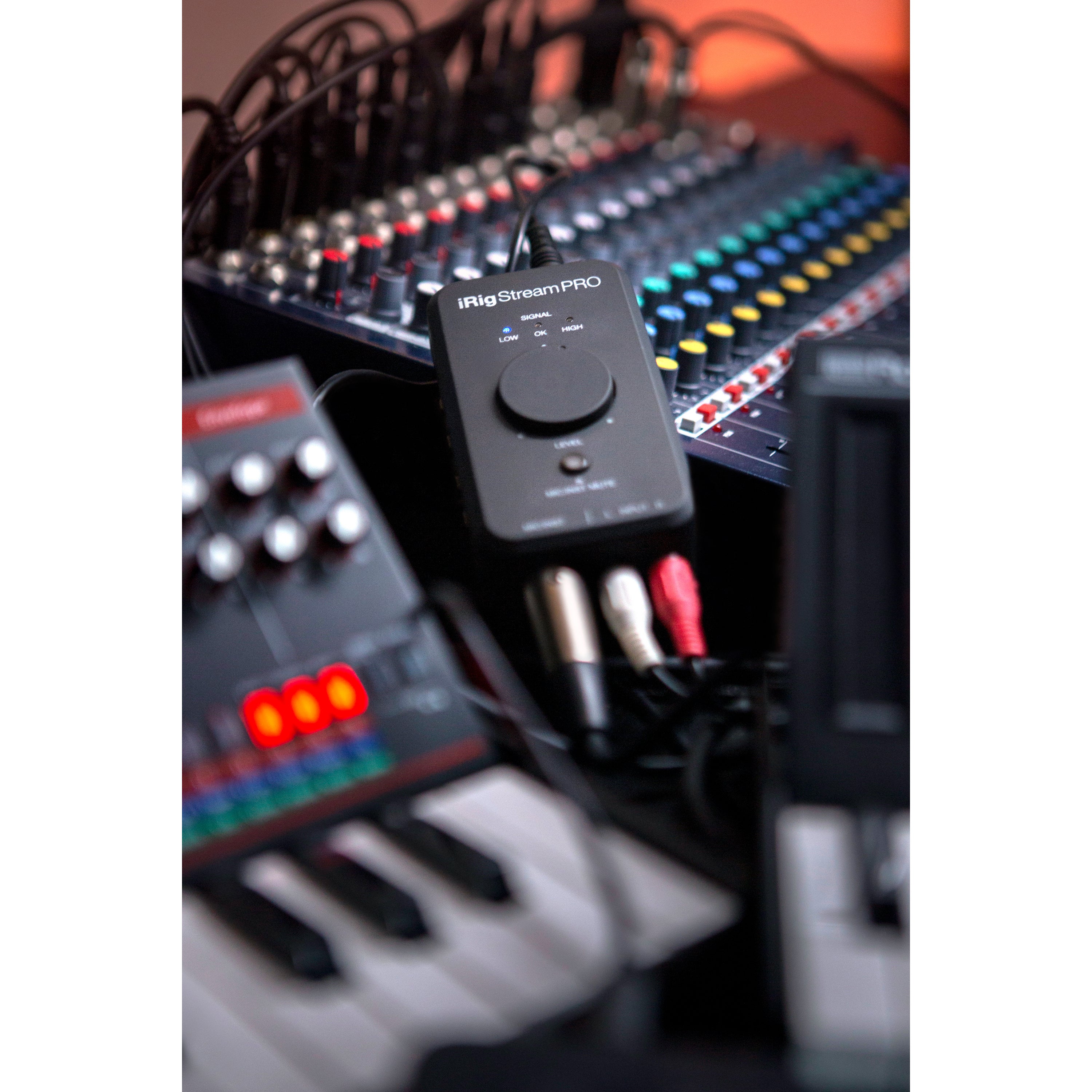 IK Multimedia iRig Stream Pro 4-in, 2-out streaming interface