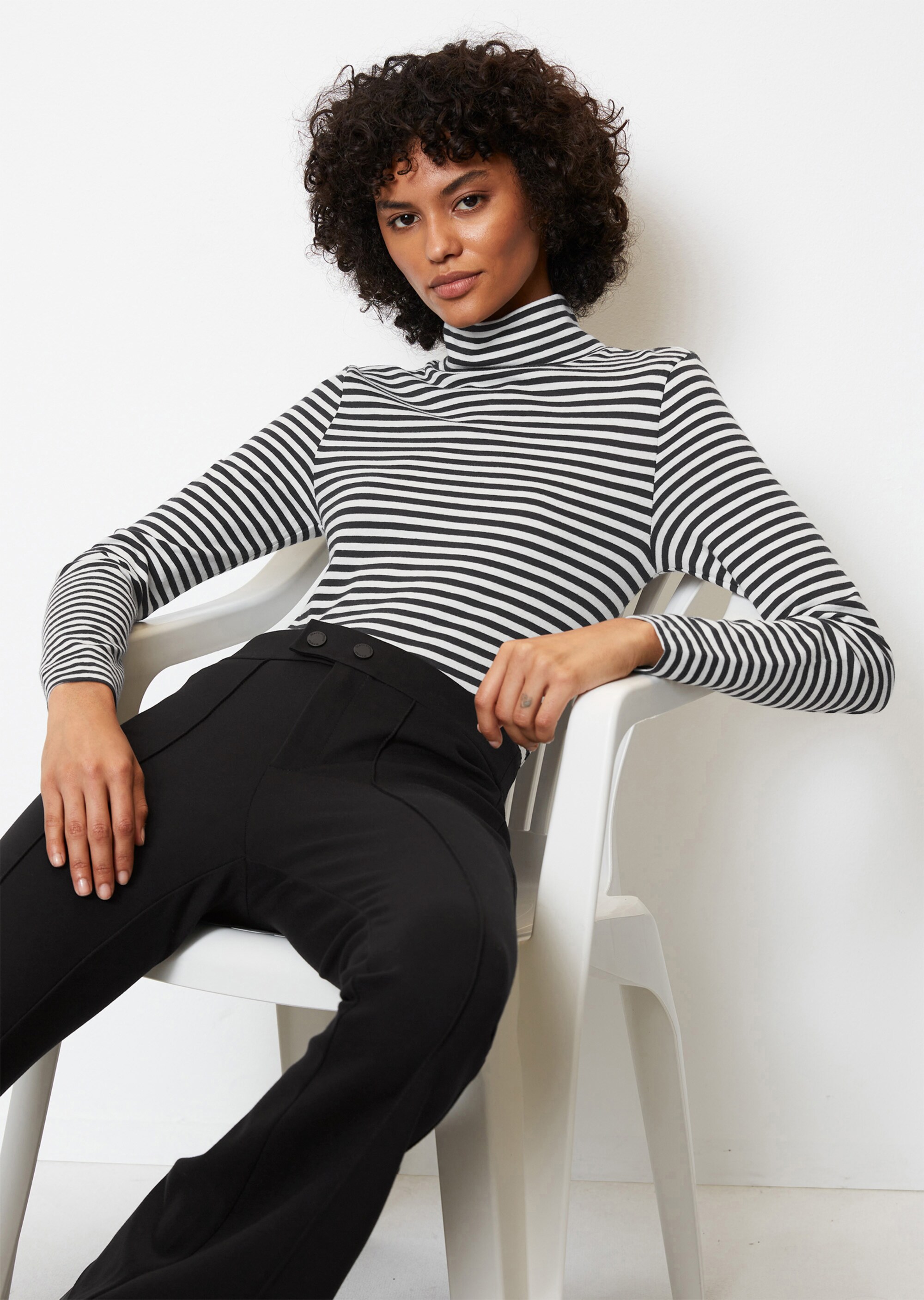 Rollkragen-Longsleeve regular aus softem Jersey
