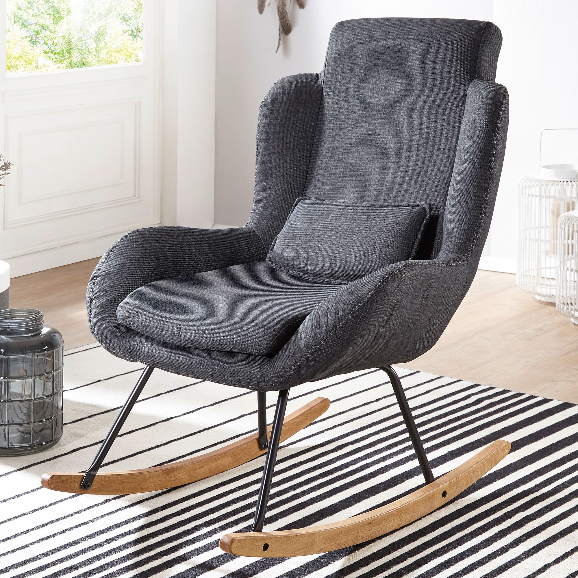KADIMA DESIGN LAVANT Schaukelstuhl: Weiche Sitzschale, Wippfunktion, abnehmbare Polsterung, hohe Rückenlehne, Rubberwood, Grau/Blau/Anthrazit.