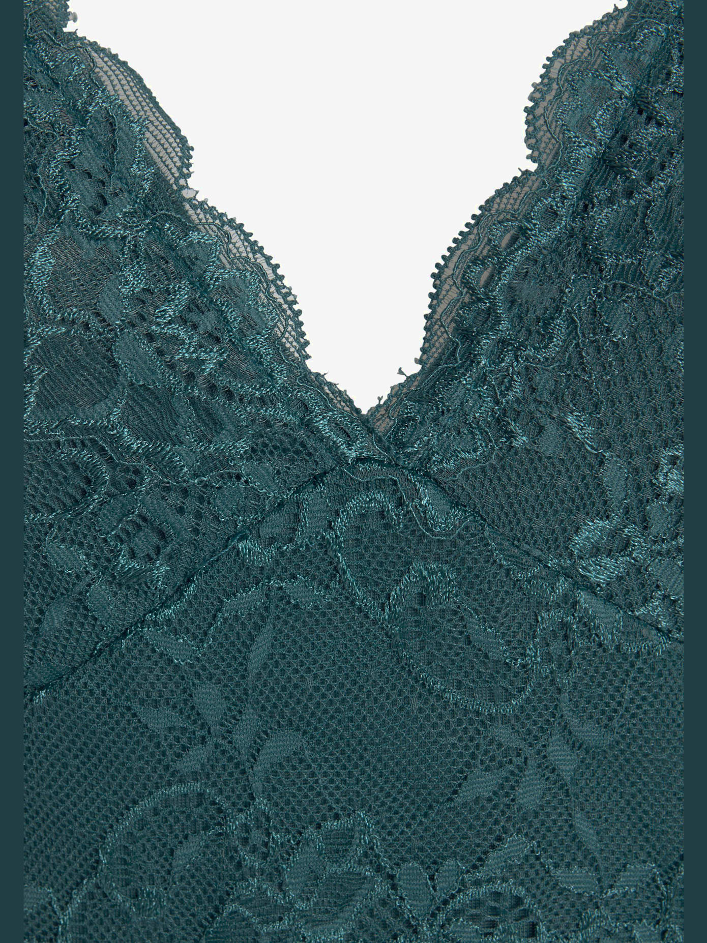 Élégant déshabillé avec dentelle