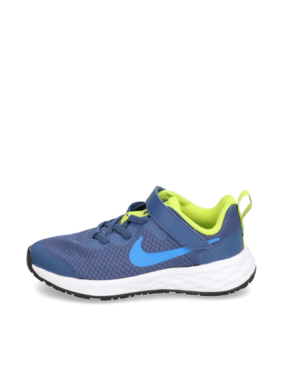 Nike Revolution 6