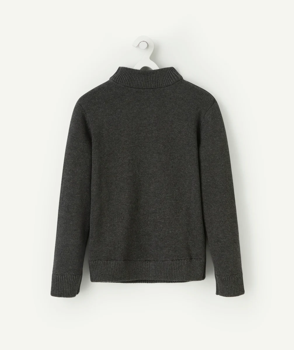 PULL GARÇON EN TRICOT GRIS AVEC COL MONTANT
