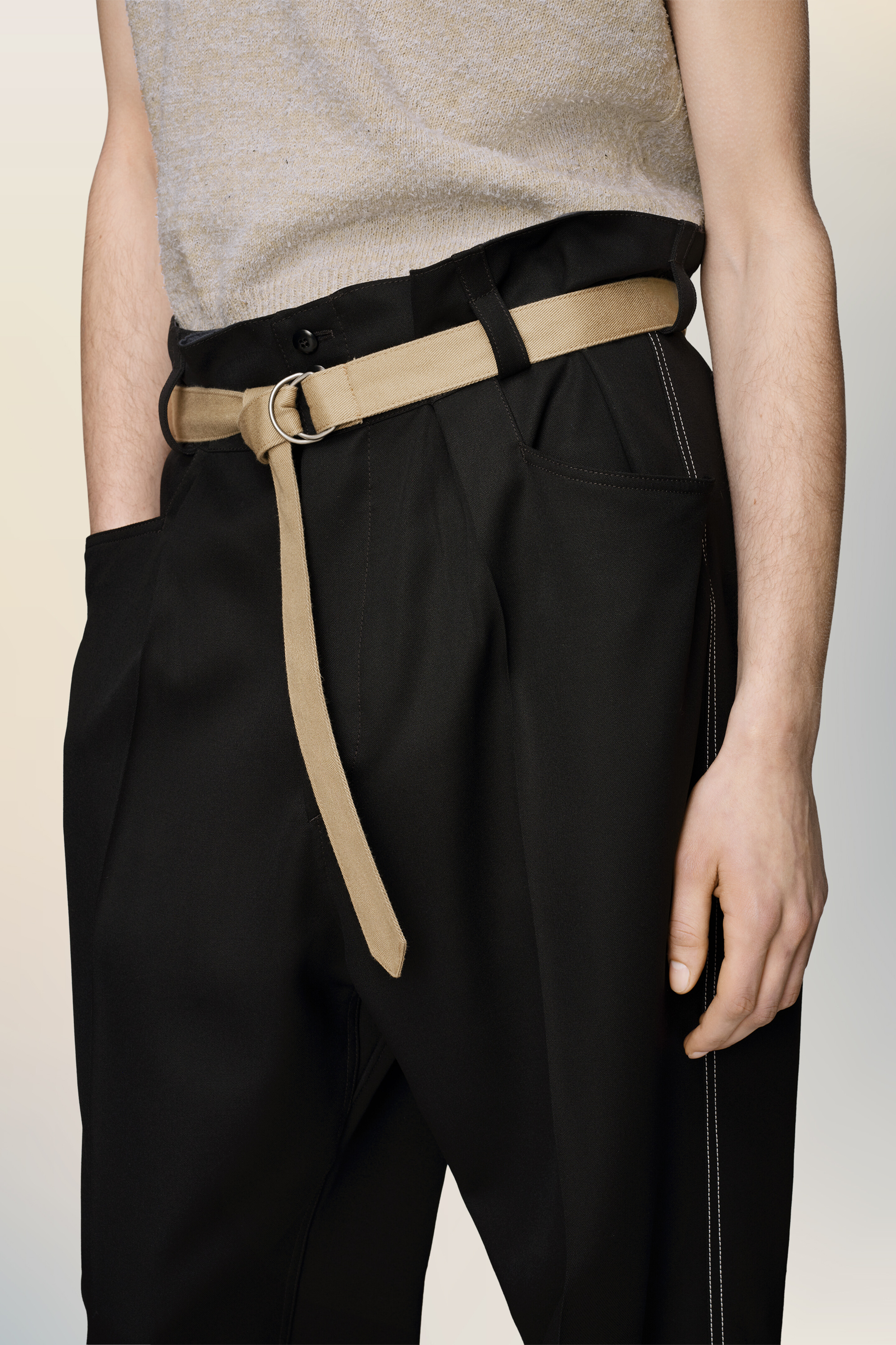 Pantalon en laine minimal noir pour homme