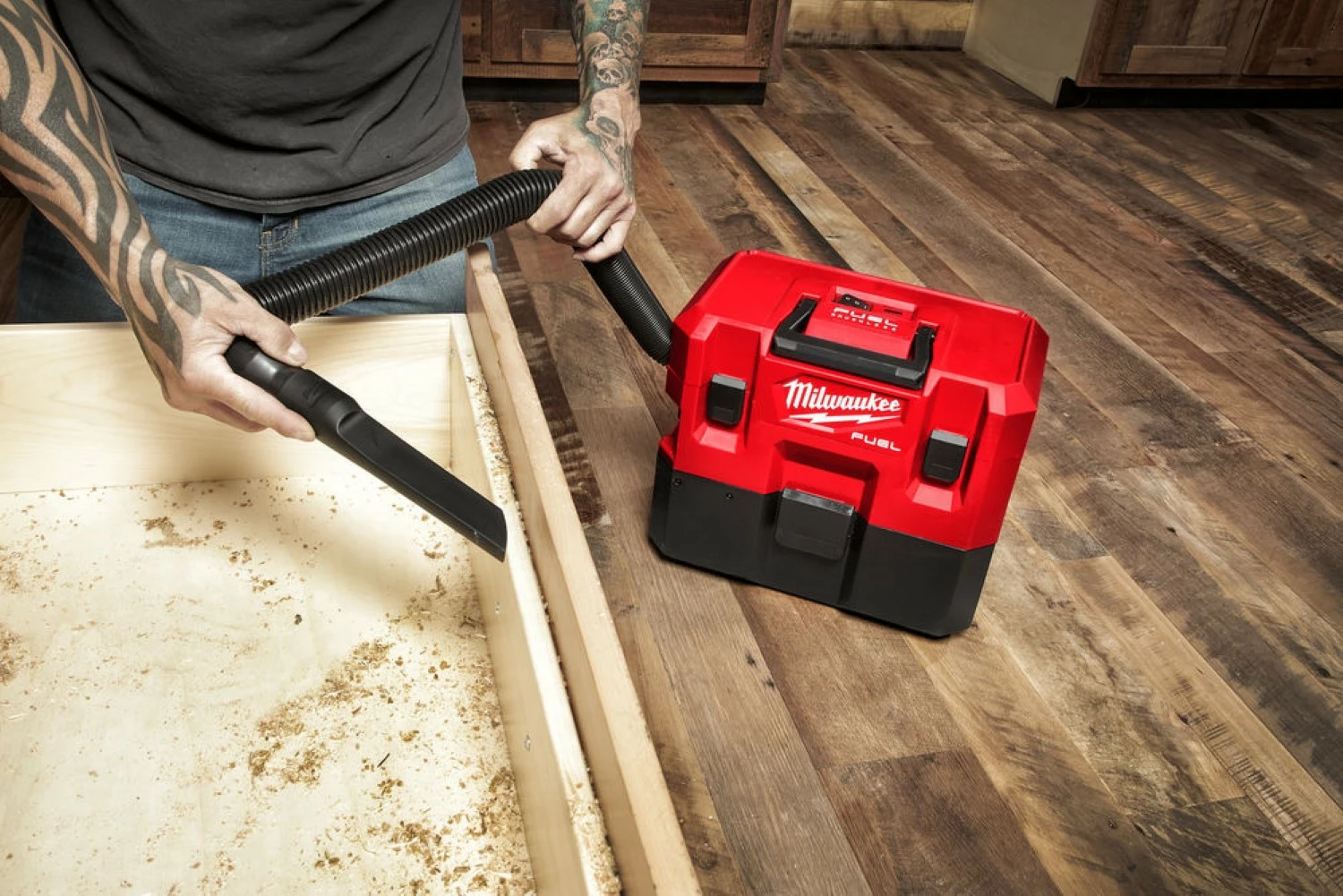Milwaukee M12 FCVL-0 12V Li-Ion accu nat/droogzuiger body - L-Klasse - 105mbar