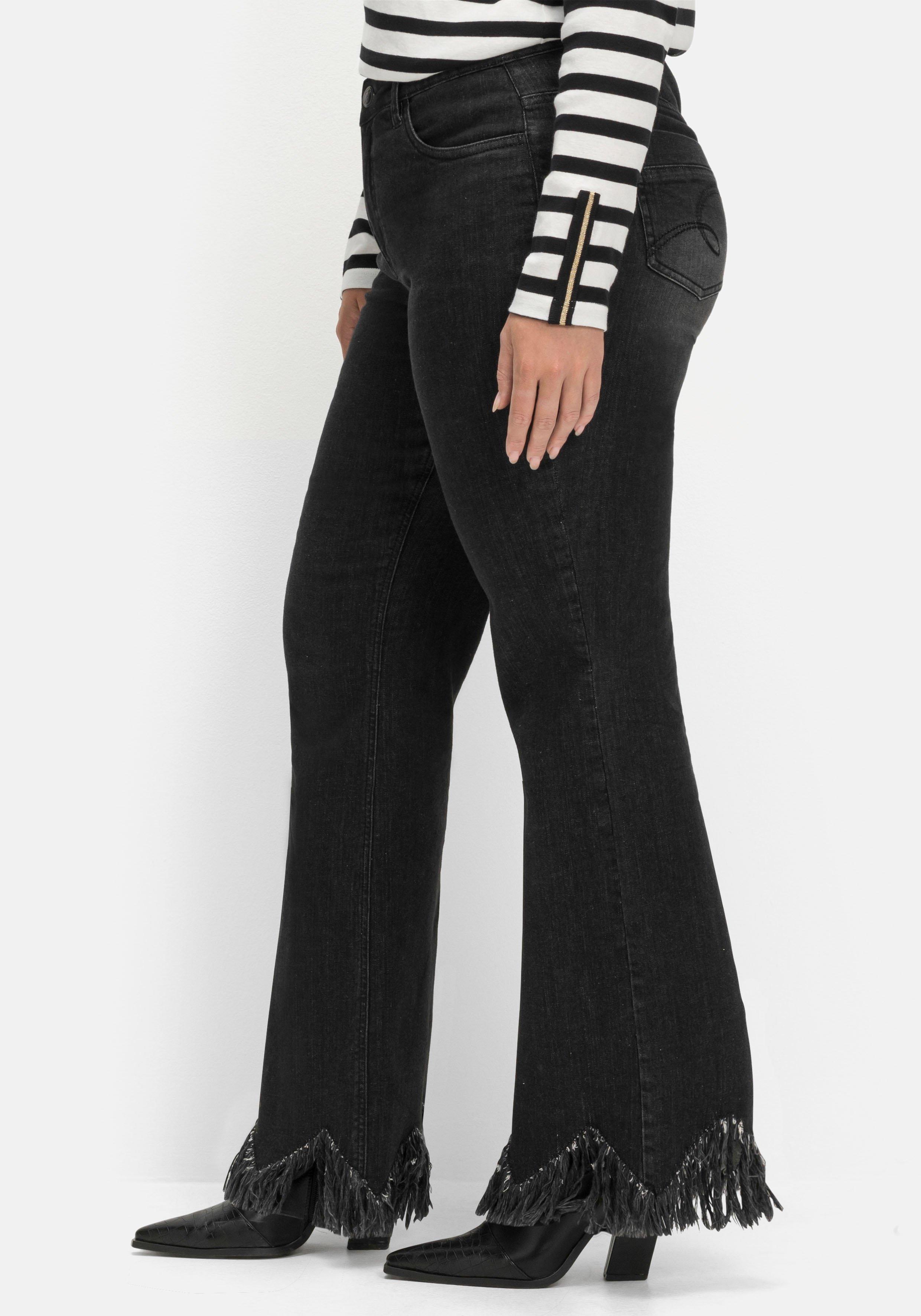 Bootcut-Jeans mit Fransensaum in Zickzack-Form