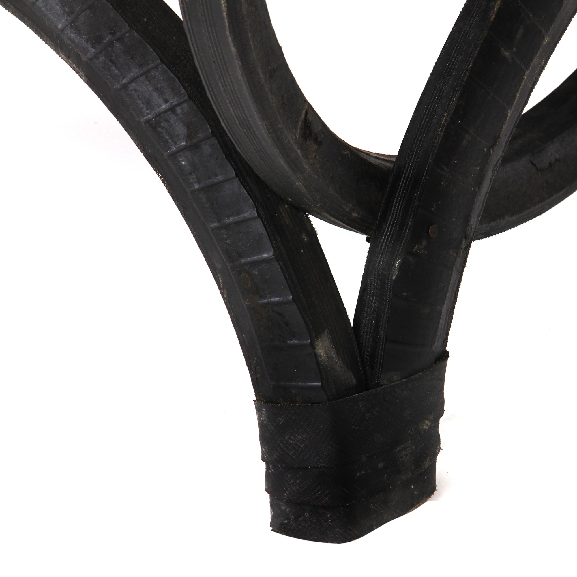 Sessel aus Autoreifen, schwarz, T 58 cm, B 52 cm, H 93 cm von fischer's lagerhaus