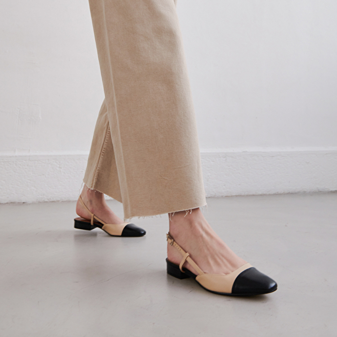 Ballerines ouvertes  en cuir noir et beige