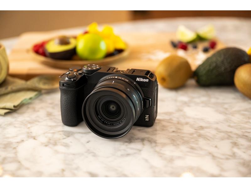 Nikon Fotokamera Z30 VLOGGING KIT Spiegelloser Fotoapparat mit erstklassiger Bildqualität – Die neue Welt des Vloggens