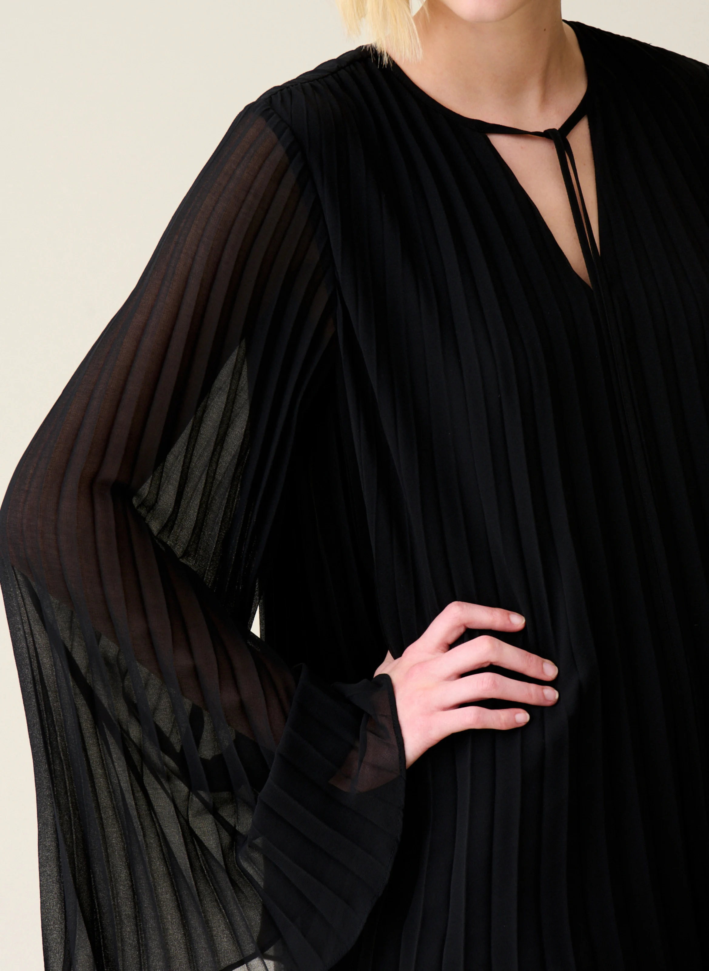 Robe courte volantée | Noir