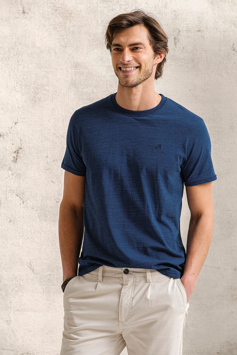 T-SHIRT DENIM LOOK