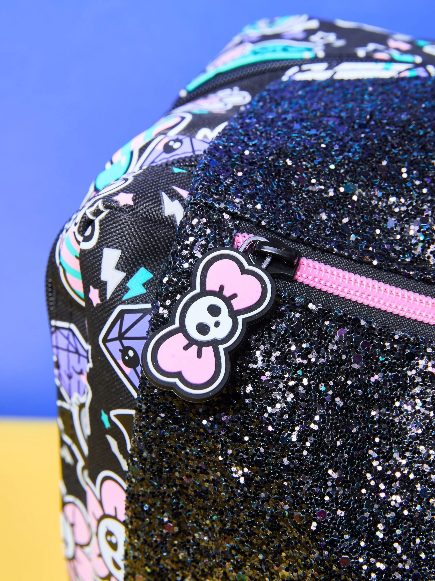 Zwart - Smiggle Trailblazer Foldover Attach Backpack