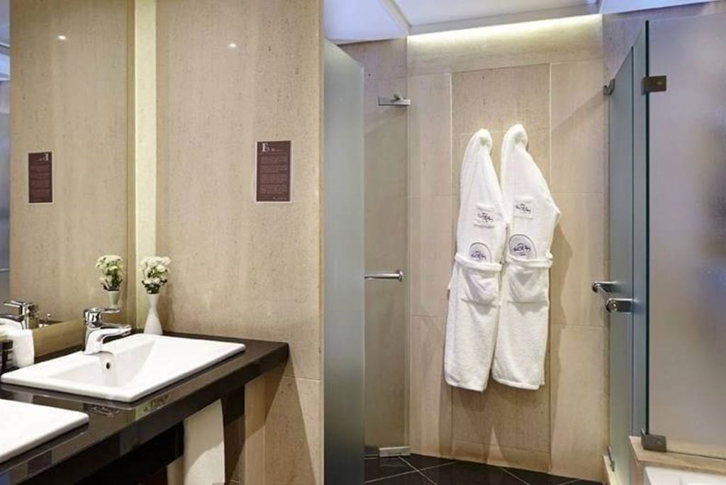 The Cliff Bay Hotel & Resort Logies en ontbijt - Hotel