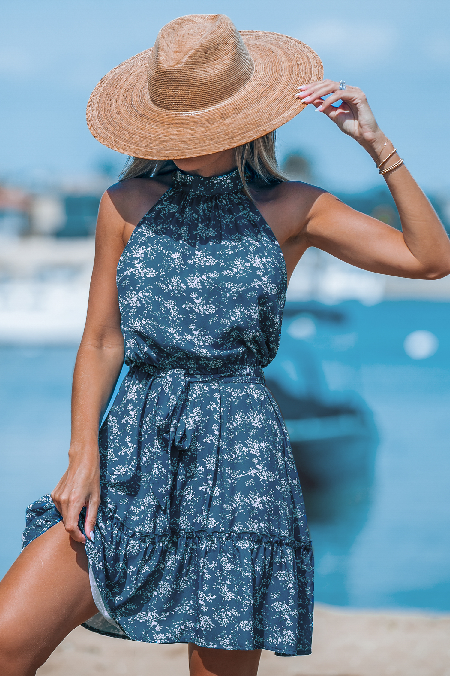 Robe mini avec col licou et taille à nouer bleue