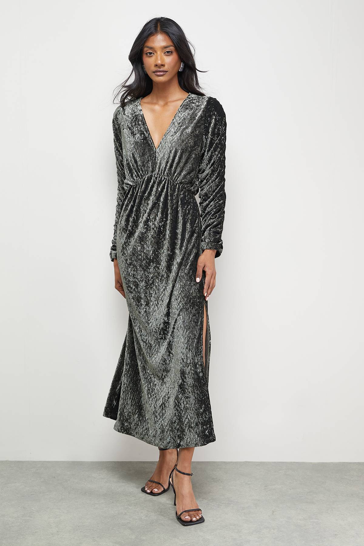 Warehouse Robe Midi à Manches Chauve-Souris en Velours Dévoré