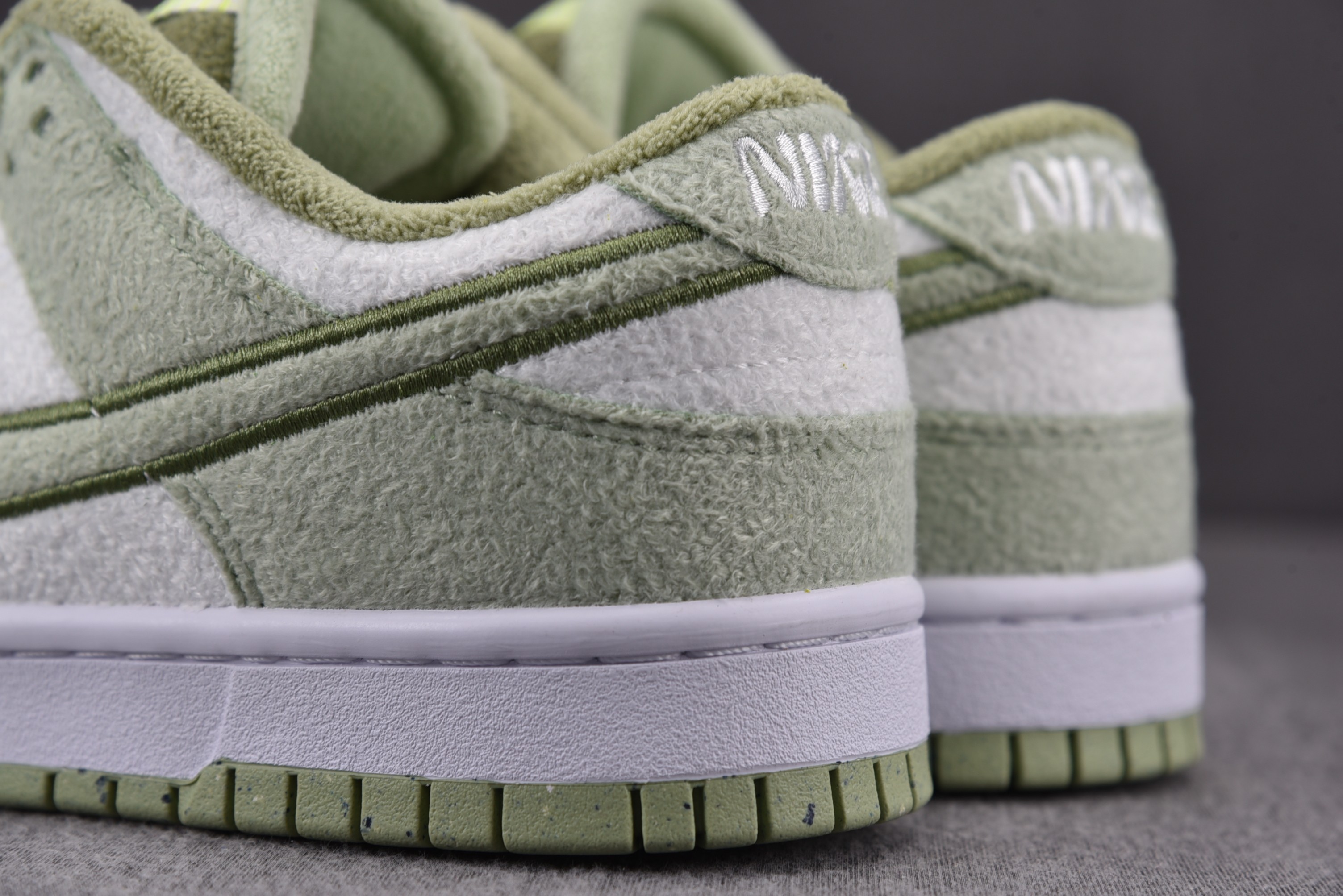 Nike Dunk Low SE Fleece Pack Honeydew (Women Size!!)