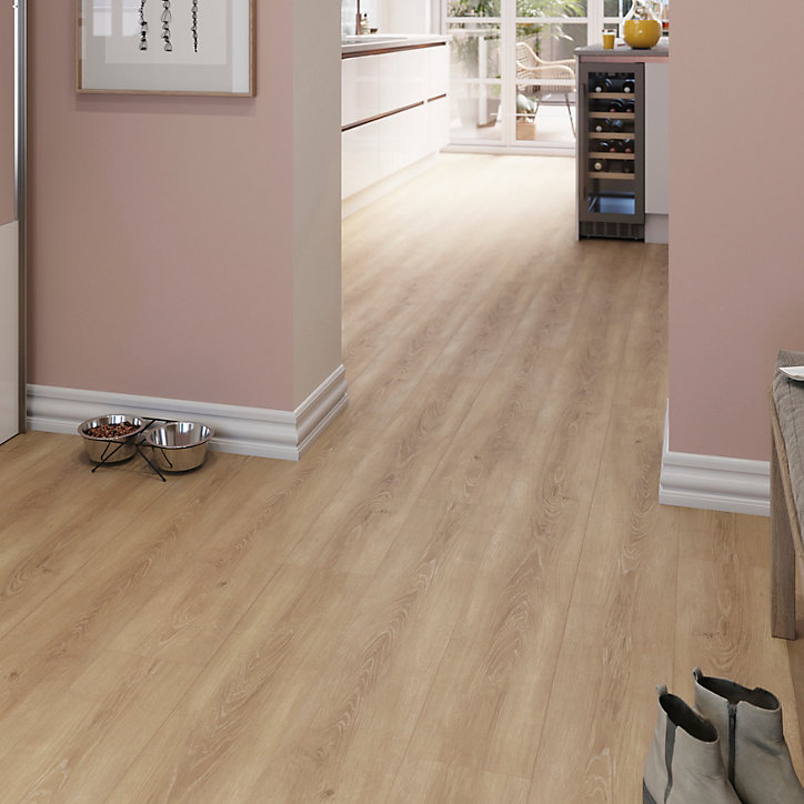 Sol stratifié clipsable Southwell chêne naturel 10 mm compatible pièces humides