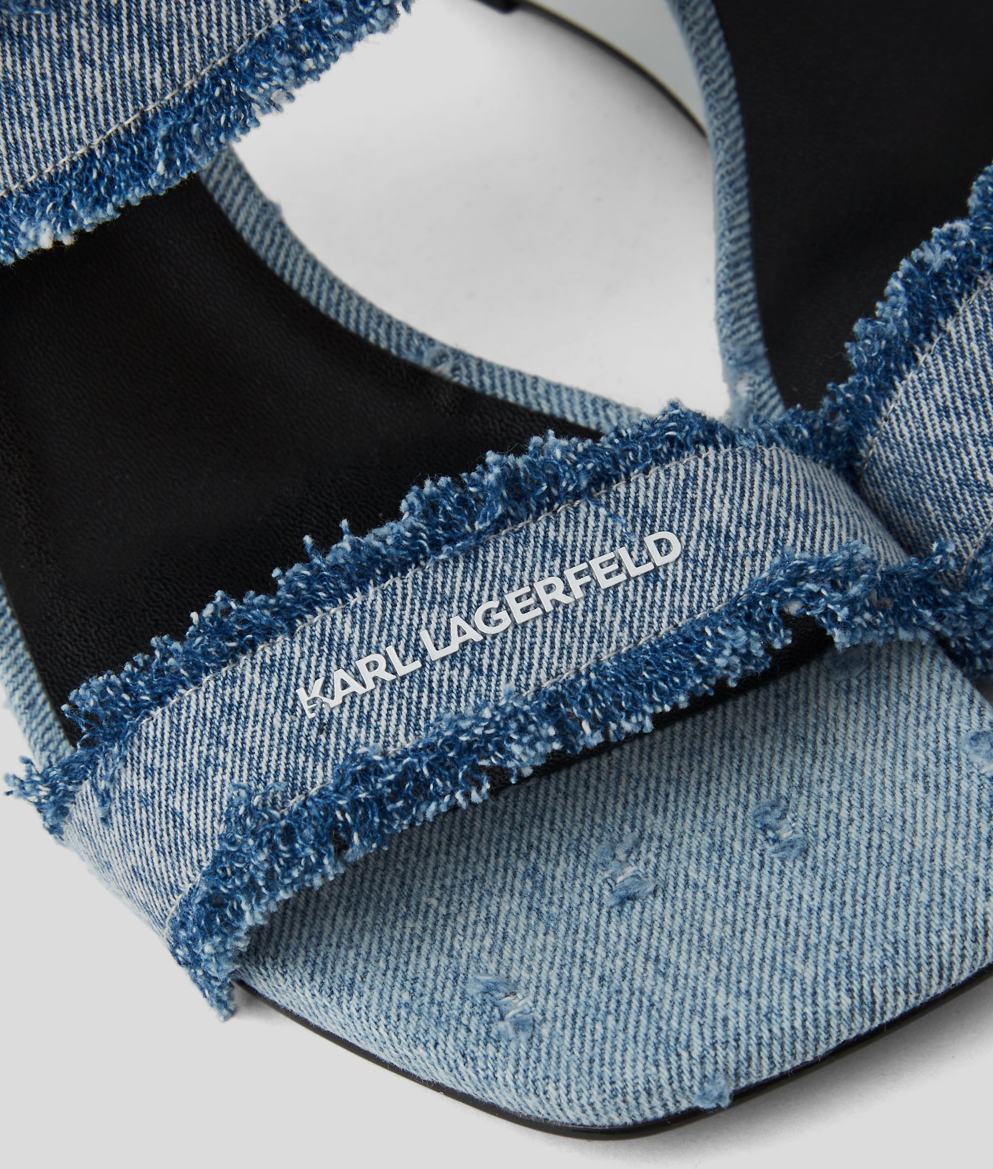 Waverly twin strap denim hak sandalen