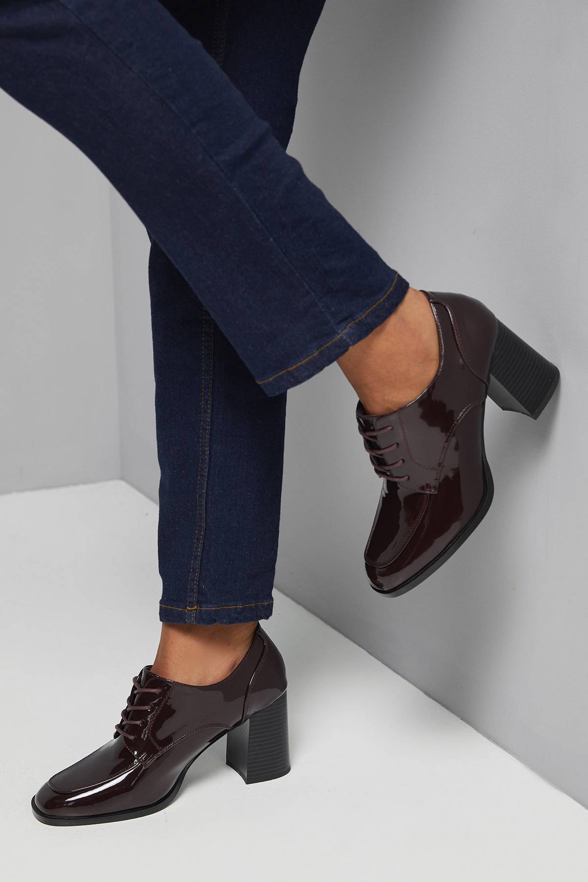 Wallis Mocassins Dante à Lacets et Talon Bloc Haut