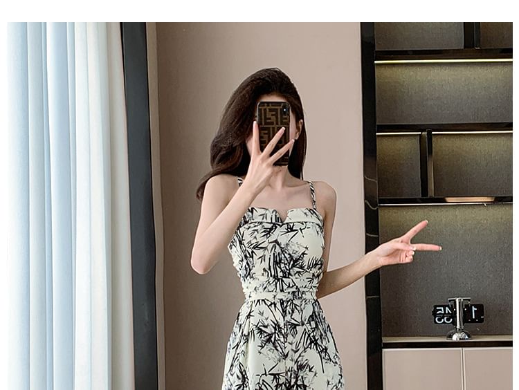 Yilda - Spaghettibandjes jumpsuit met wijde pijpen