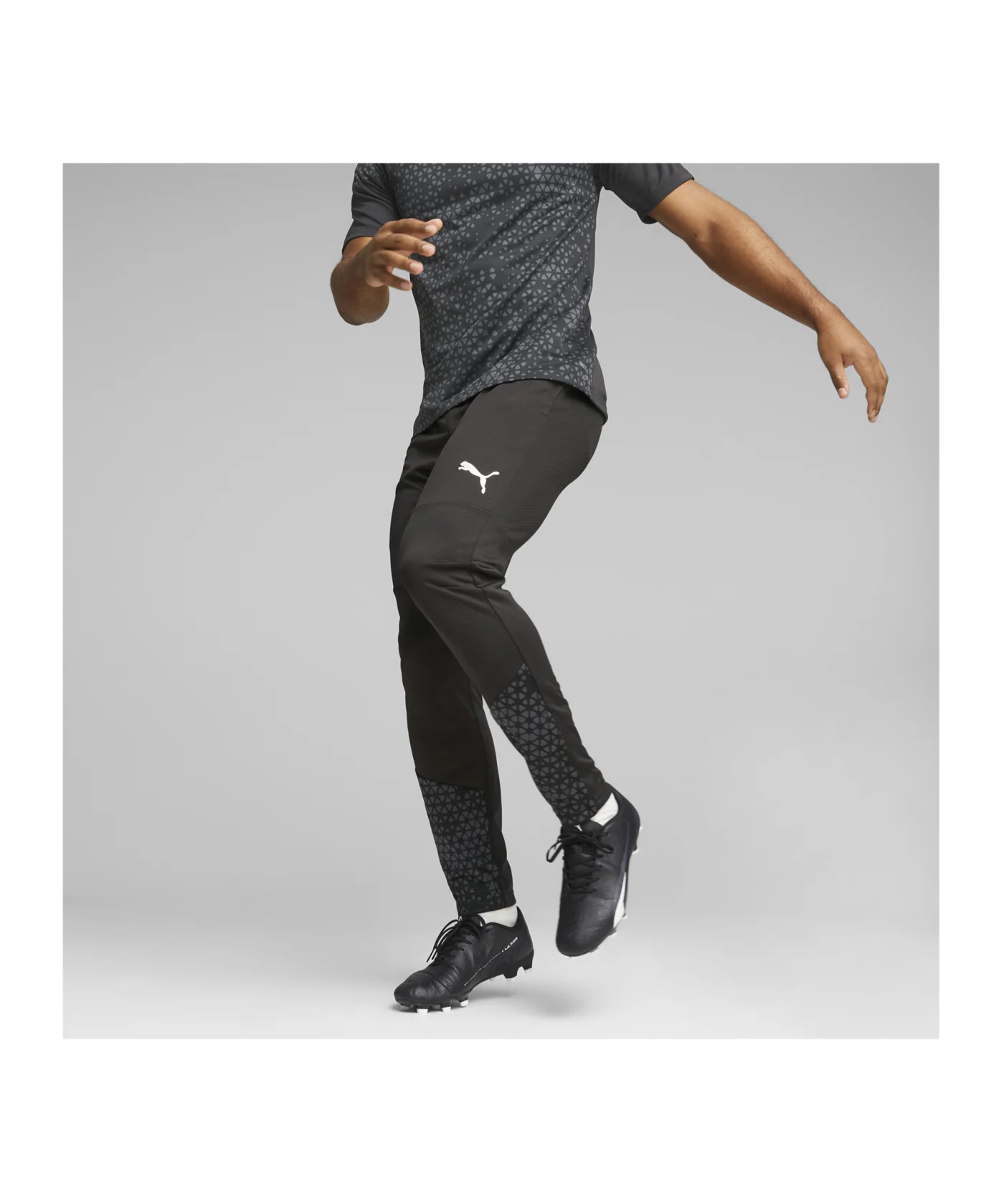 PUMA teamCUP Trainingshose Schwarz F03