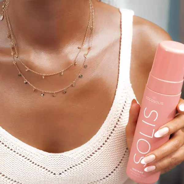 Mousse autobronzeadora instantânea Cocosolis para o fim de semana, 200ml