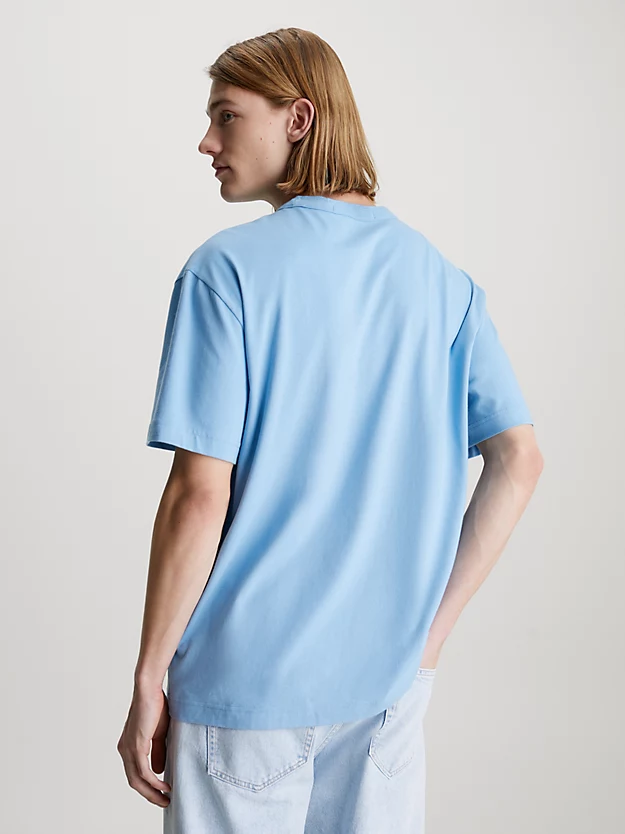 Camiseta com estampa gráfica e modelagem relaxada
