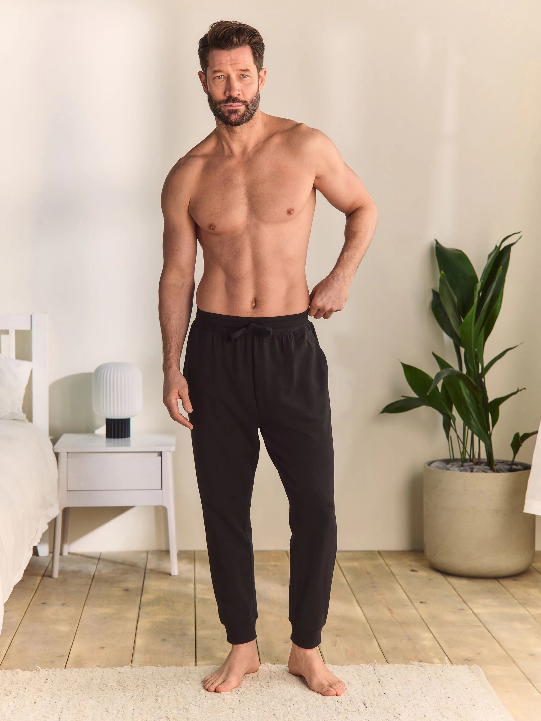 Zwart - Met boorden - Dunne joggingbroek